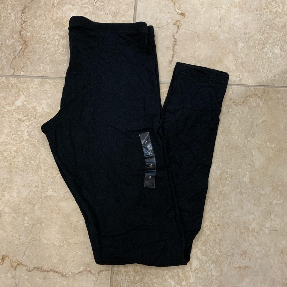 Black leggings